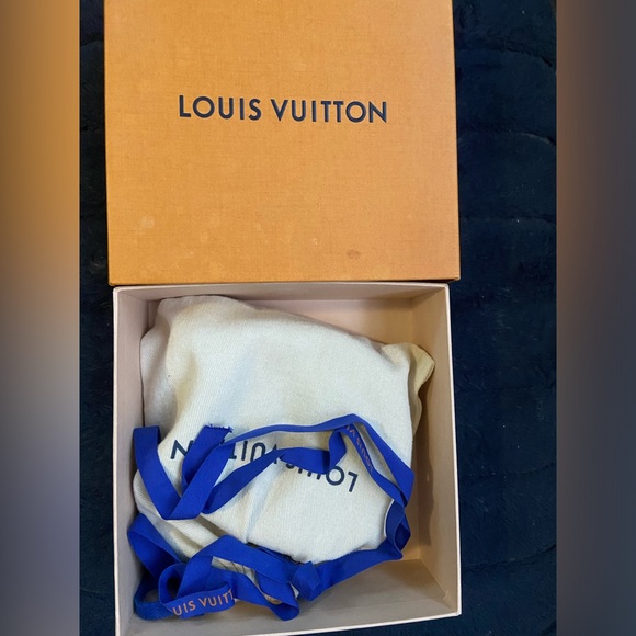 Louis Vuitton Belt - Picture 3 of 13